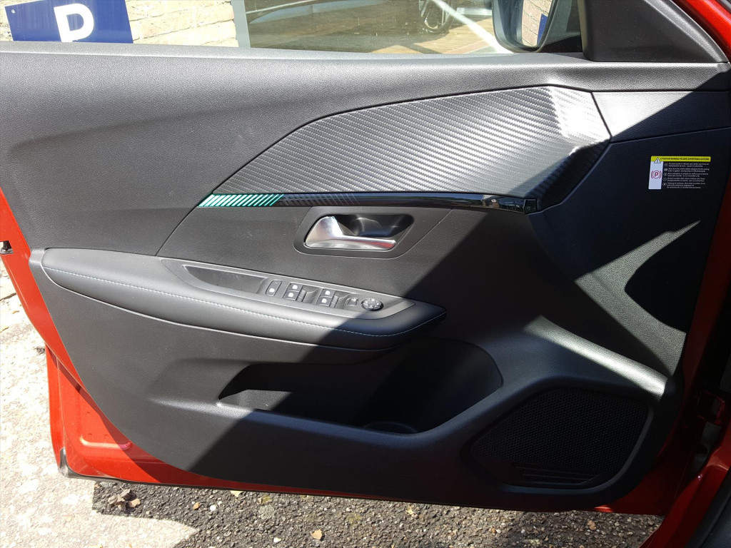 Peugeot 208 1.2 puretech 100pk allure navigatie | 3d-cockpit | afneembare t