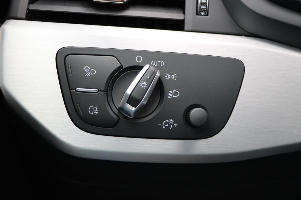 Audi A4 avant 40 tfsi launch edition sport