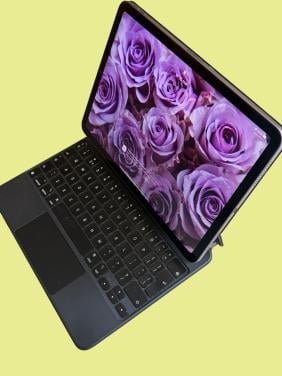 Apple iPad Air 4e Generatie 2020 incl. Apple Magic Keyboard.