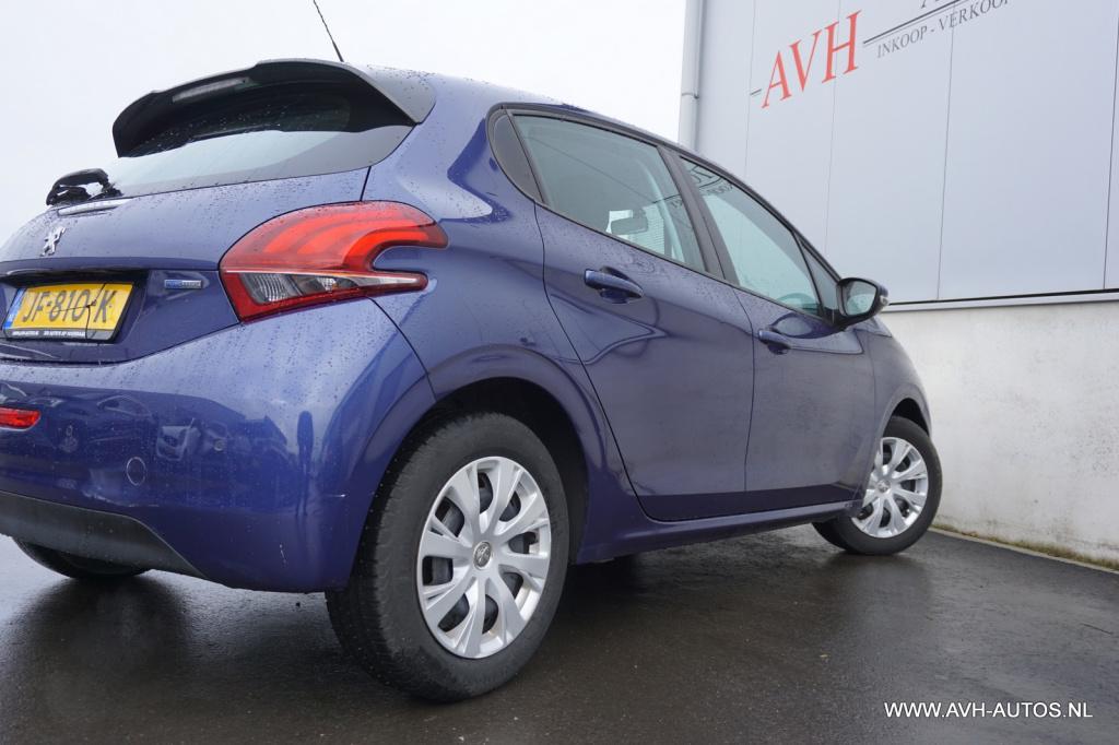 Peugeot 208 1.2 puretech blue lion