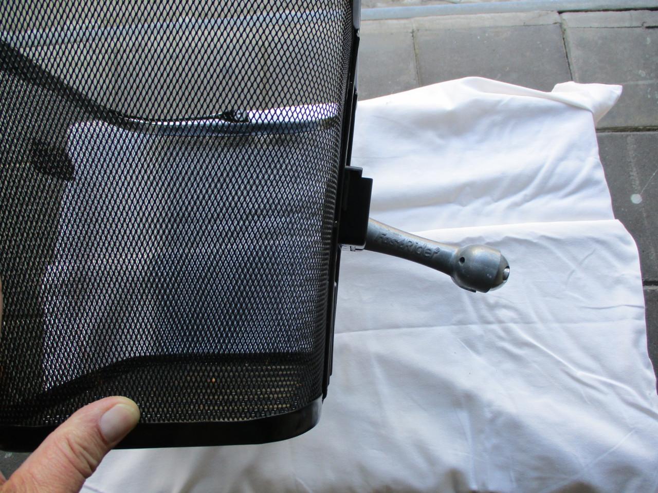 Zgan grote afneembare mand met cijferslot voor stuurbevestiging .