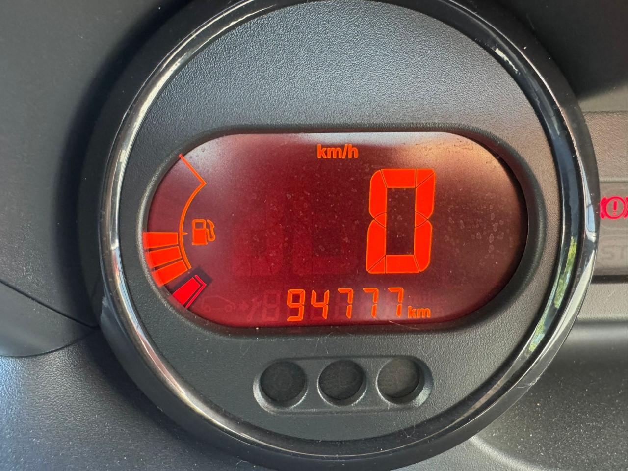 Renault clio bj 2011 2750 euro