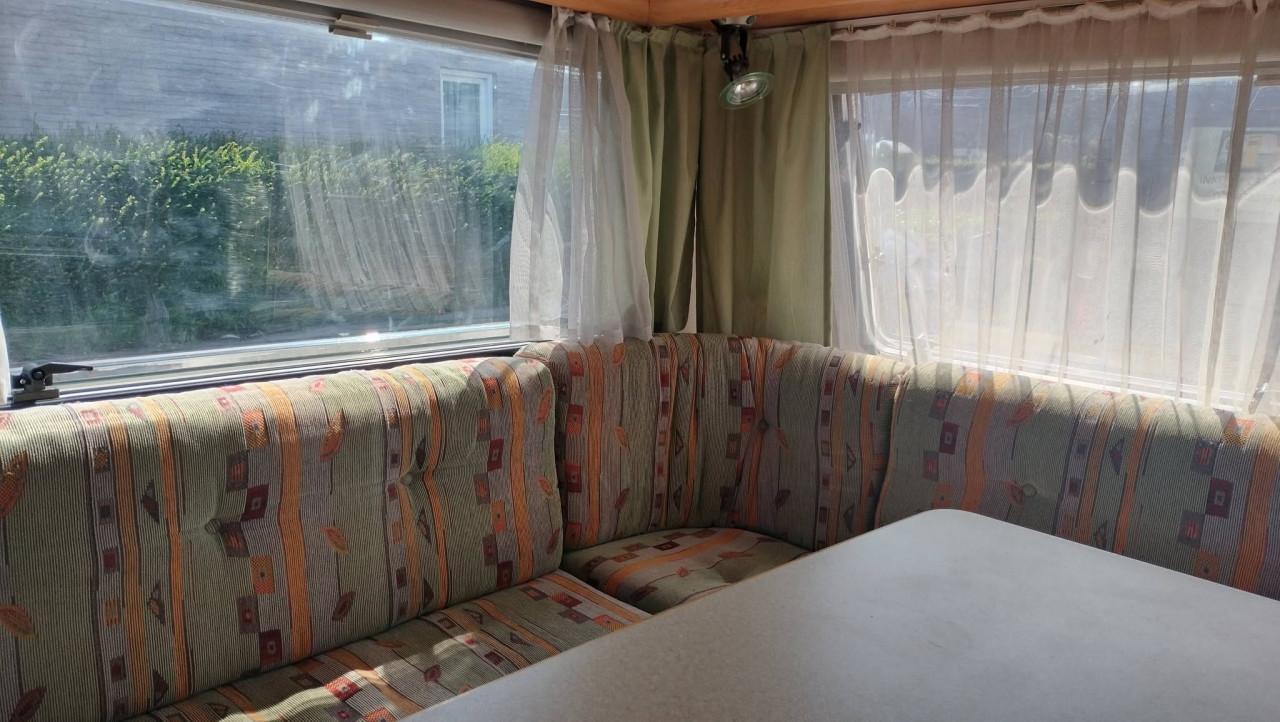 Knaus met prachtige tent / luifel / uitbouw