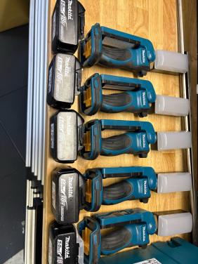 Makita Led lampen set 6x incl accu,s (zgan!)
