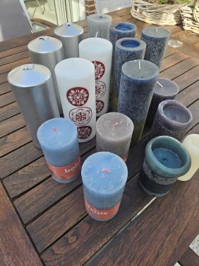 Kaarsen, +/_ 15 stuks.