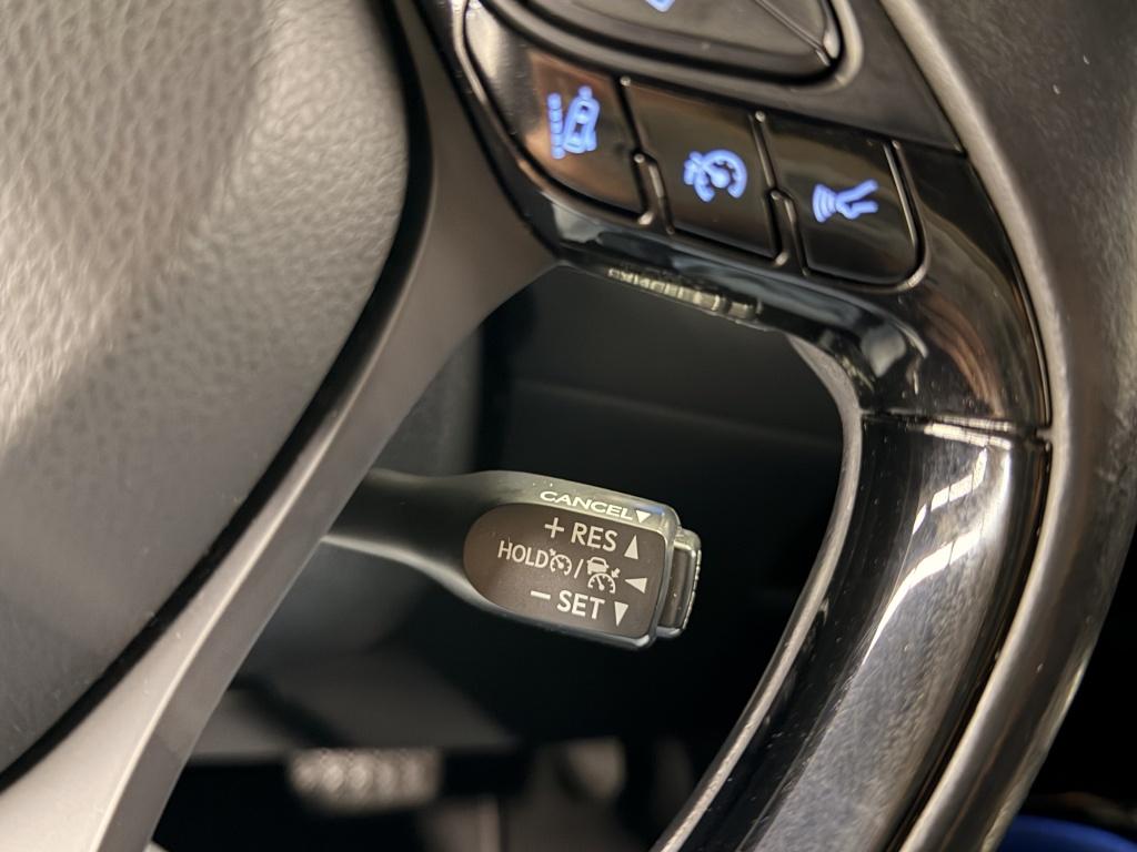 Toyota C-hr 1.8 hybrid executive