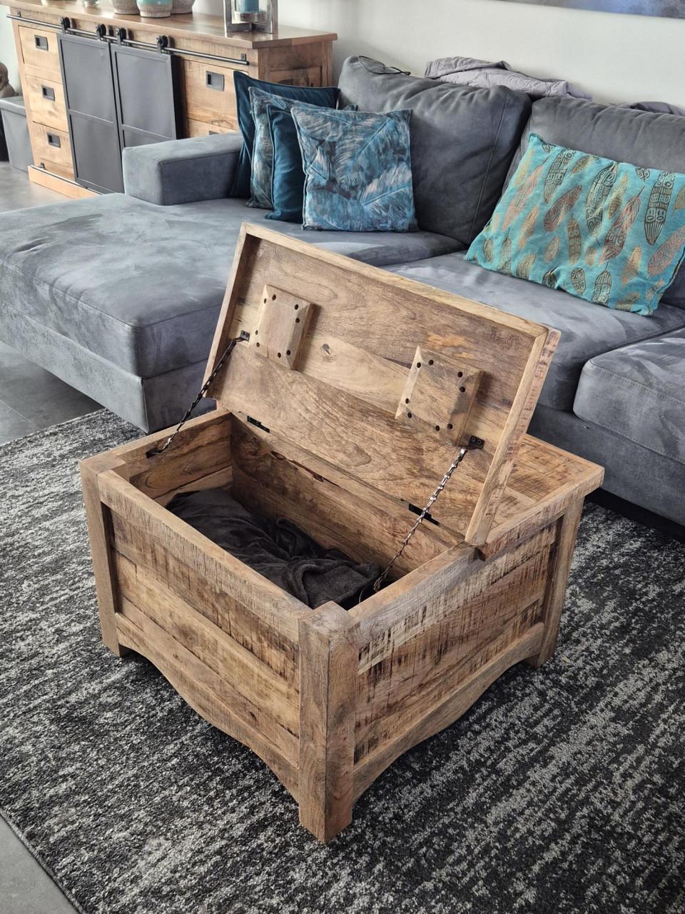 Dressoirs + boekenkast + salontafel + spiegel