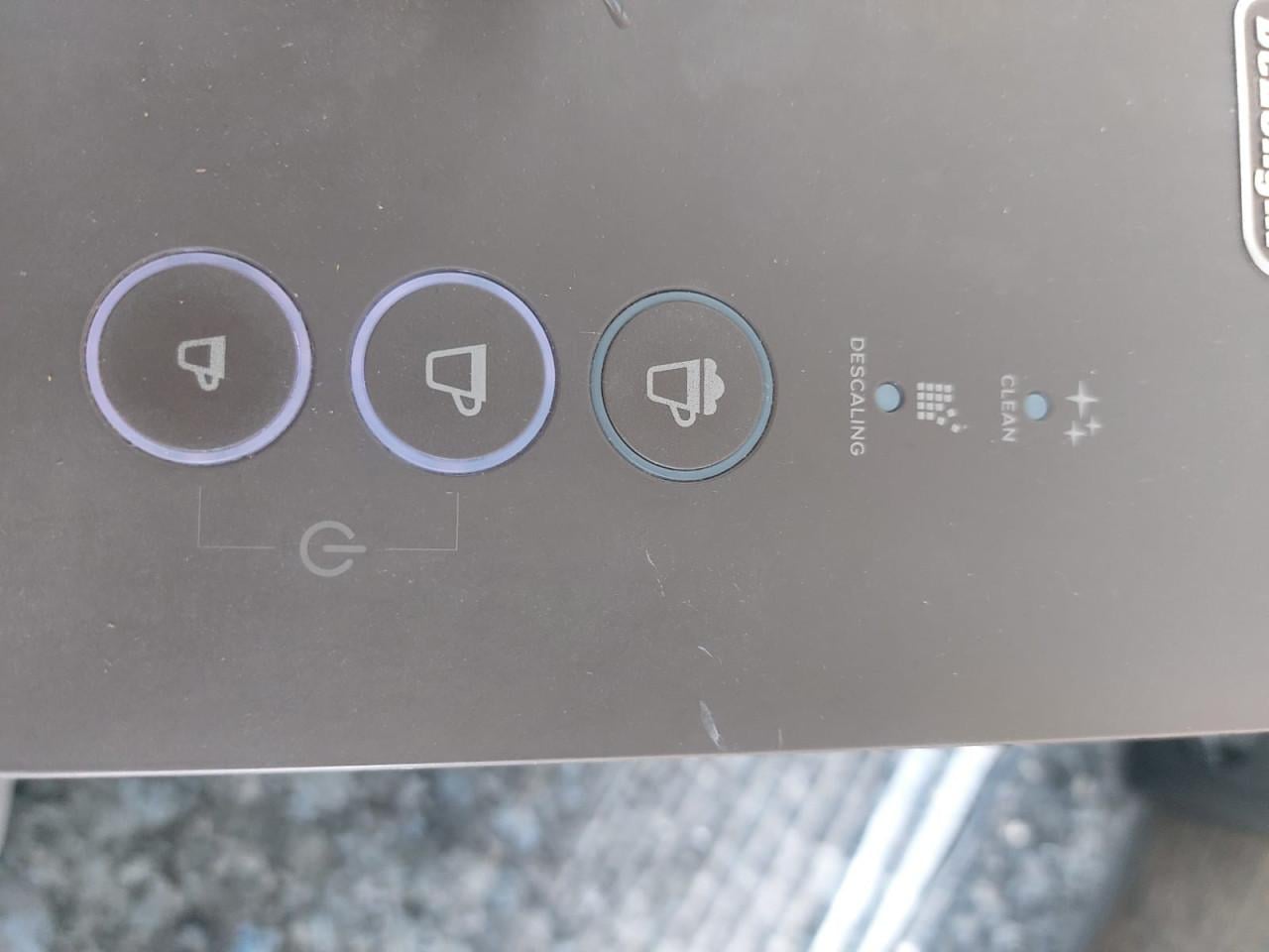 De' Longhi Nespresso machine