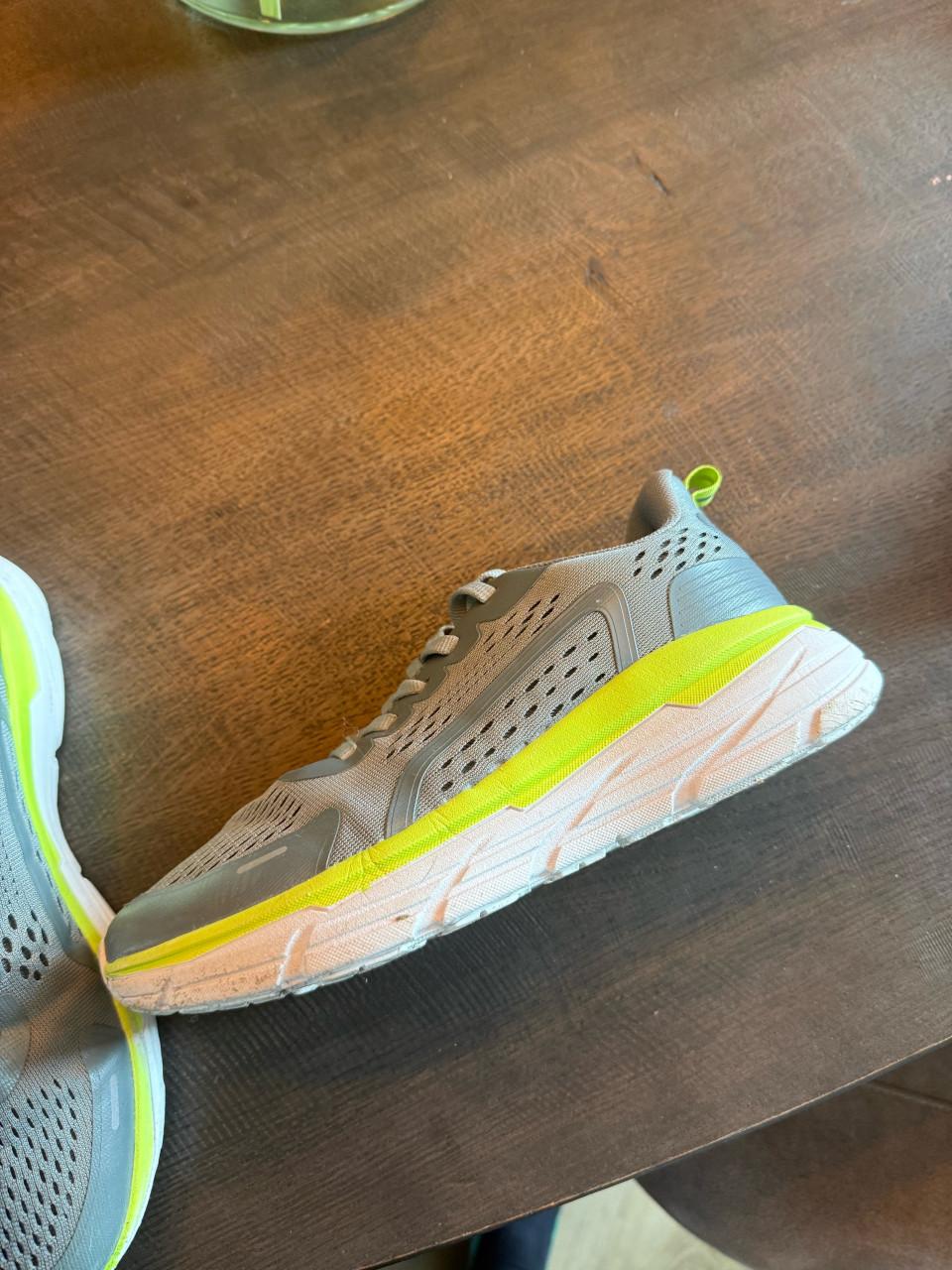 Als nieuwe leuke Osaga (scapino) lichte kinder sportschoenen