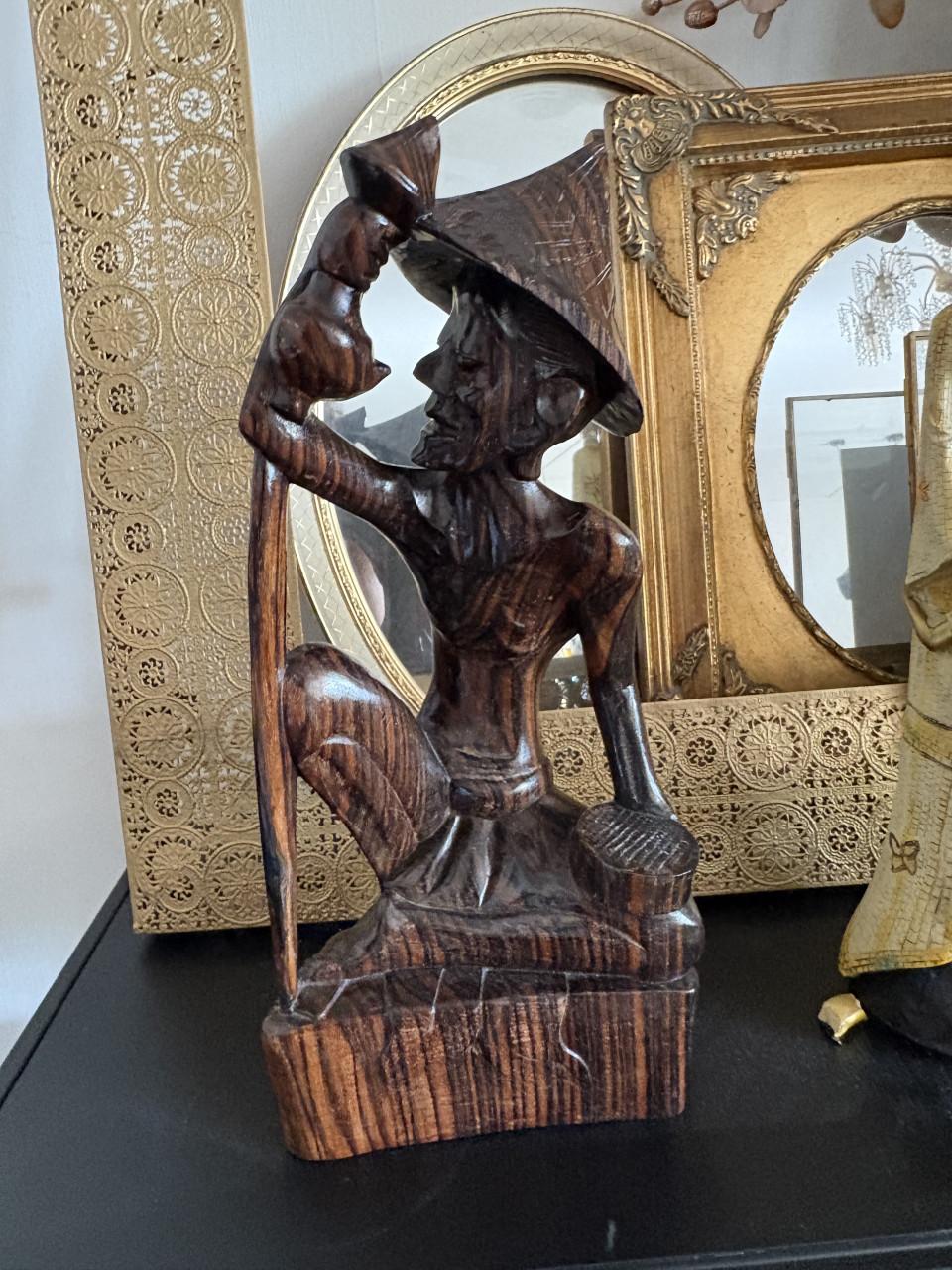 Houten beeldje uit Bali , Indonesie