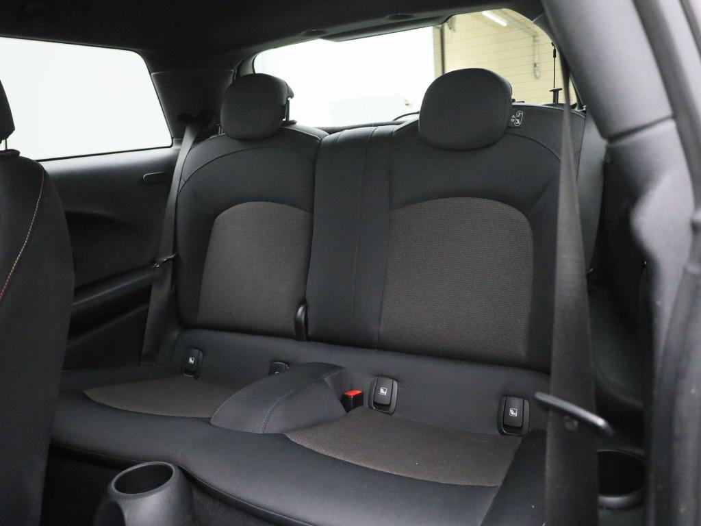 Mini 3-deurs 1.5 cooper essential | navigatie | black pakket | parkeer sens