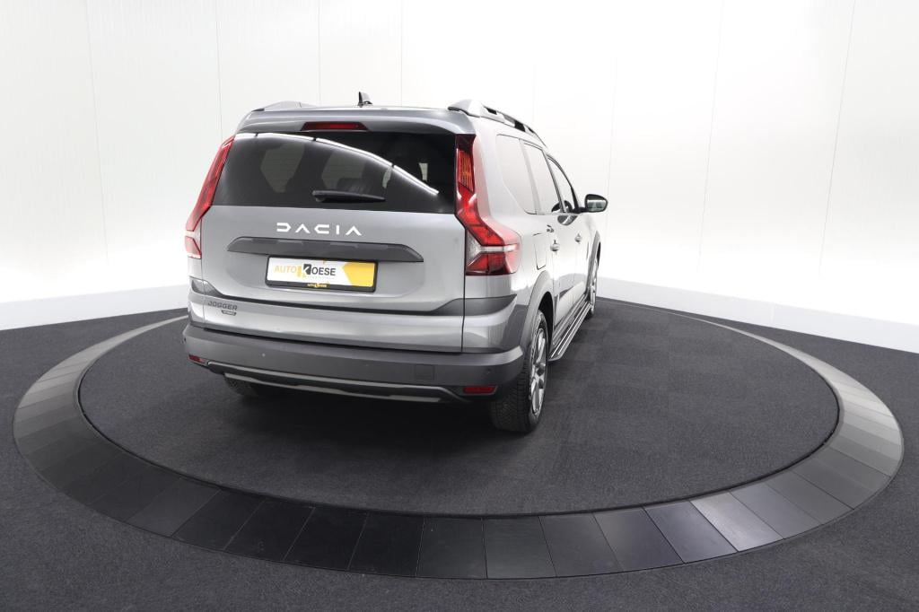 Dacia Jogger 1.6 hybrid 140 expression | 7 zitplaatsen | apple carplay | pa