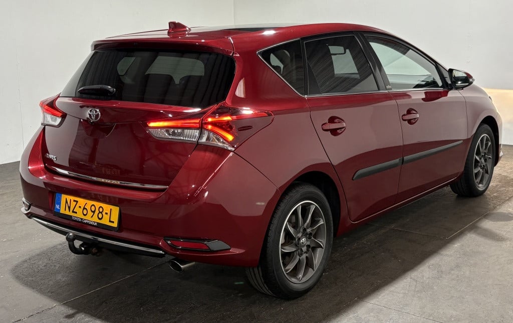 Toyota Auris 1.2t volcano edition