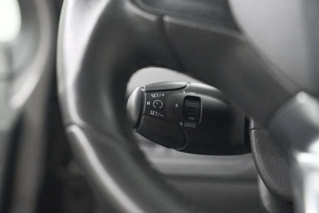 Peugeot 208 puretech 82 signature | apple carplay | parkeersensoren | navig