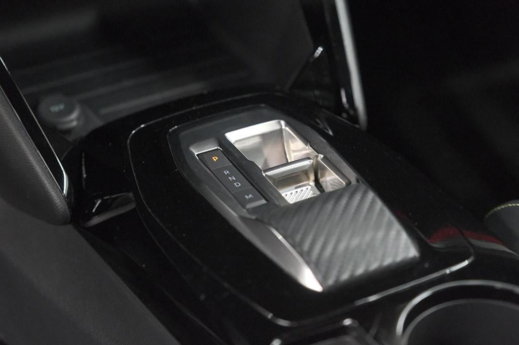 Peugeot 208 1.2 hybrid 145 e-dcs6 gt | alcantara pakket | camera | apple ca