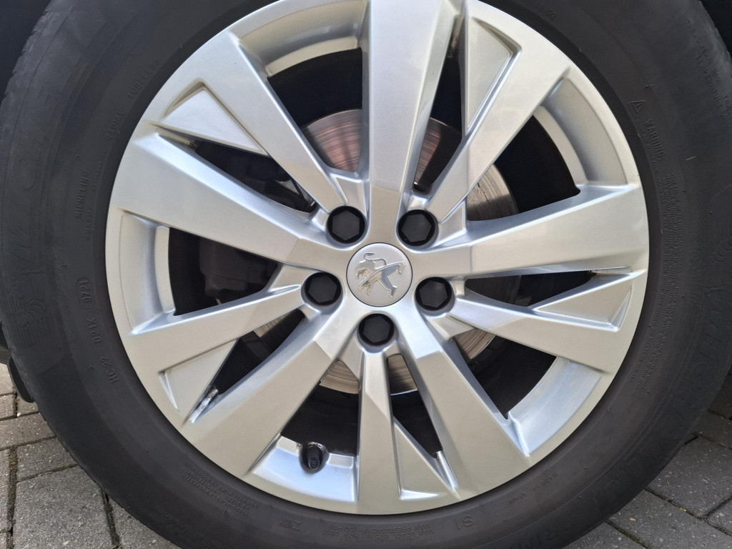 Peugeot 3008 suv 130 active pack navi/clima/cam