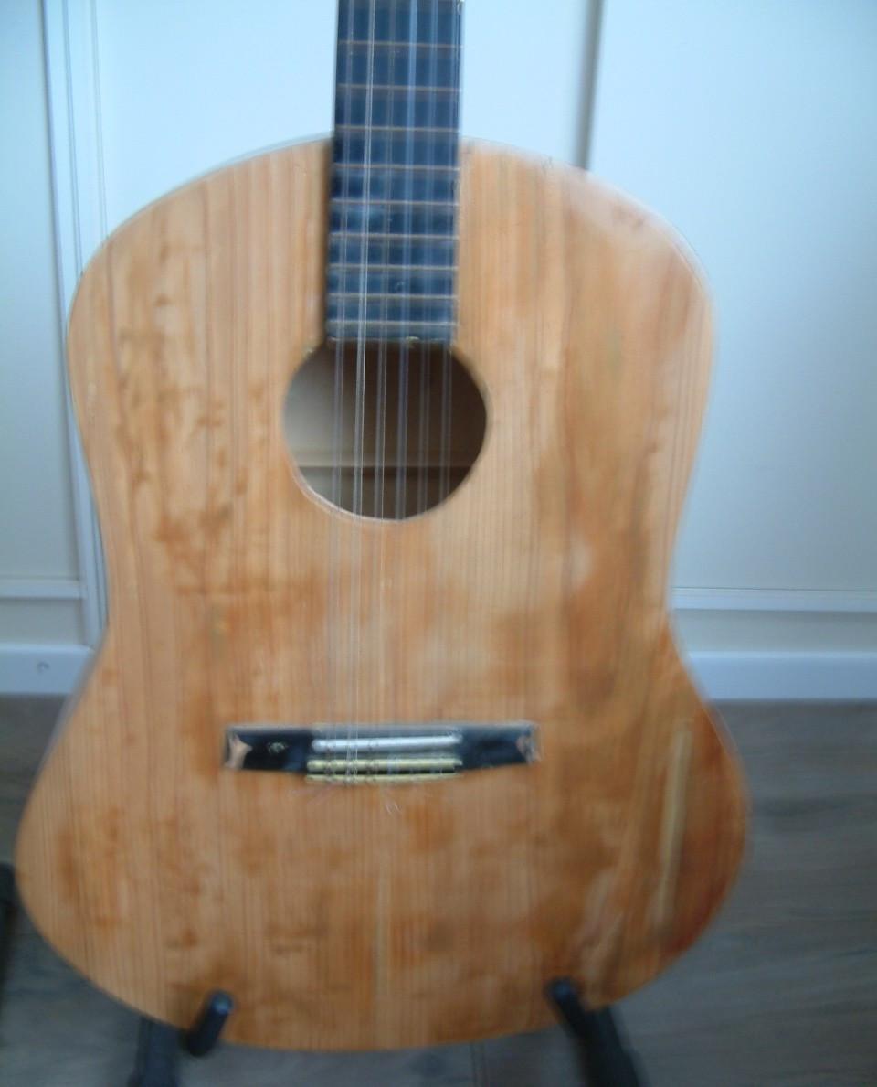 Grote maat gitaar nylon snaren    super mooie klank