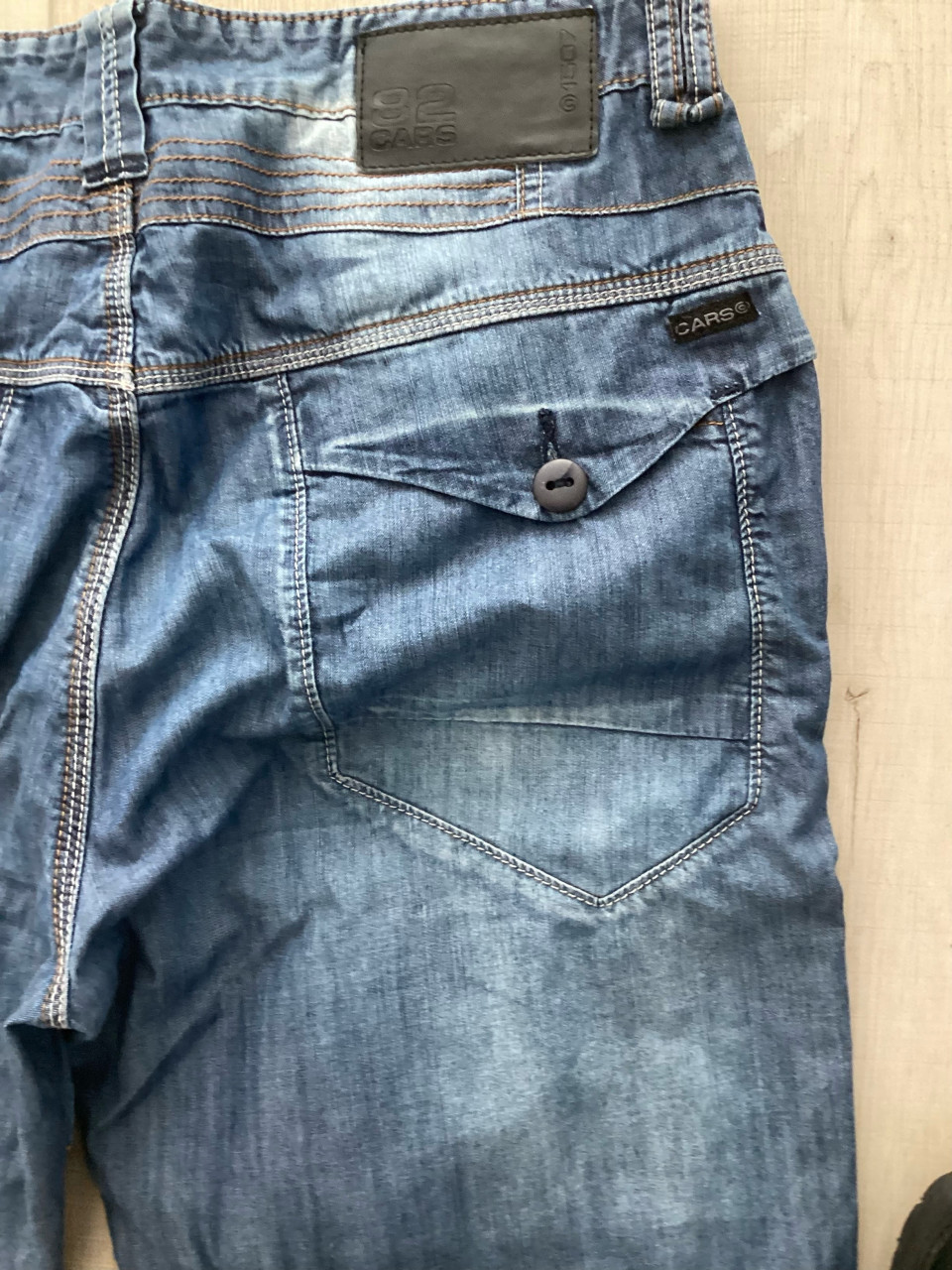 Heren jeans bermuda maat l 90 cm buikomtrek merk Cars nog heel netjes