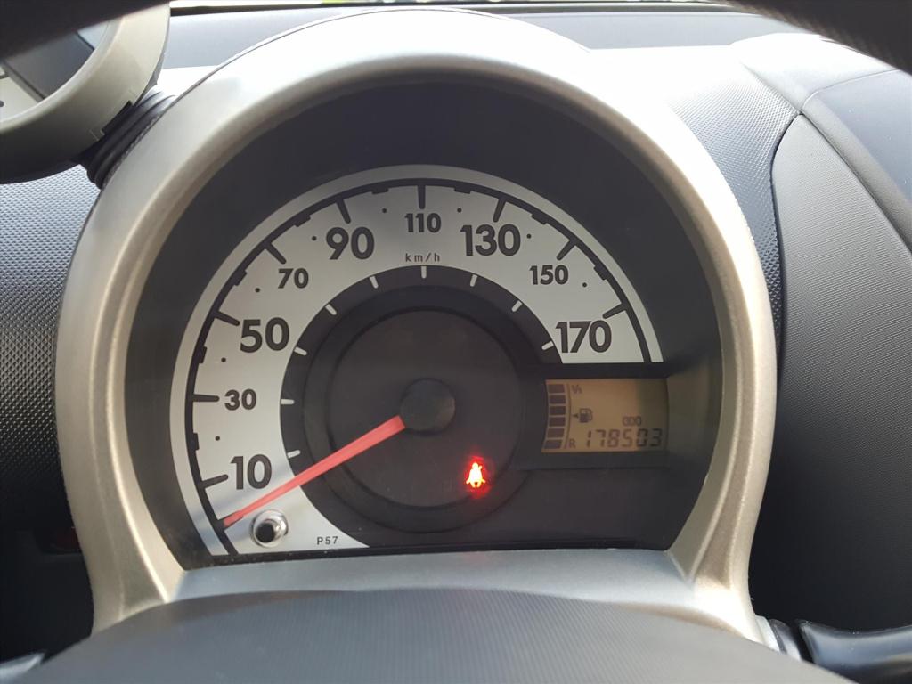 Citroen C1 1.0i 68pk 5d ambiance airco | radio/cd-speler | stootstrips | ni