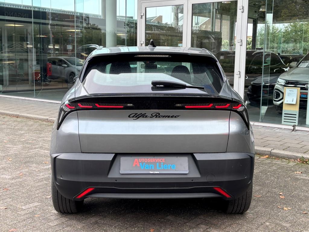 Alfa Romeo Junior 54 kwh 156pk elettrica led | carplay|adapt cruise| rijkla