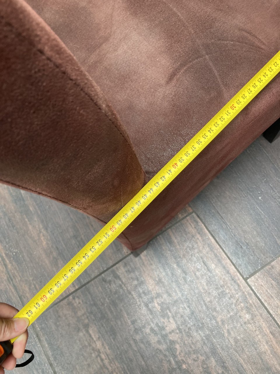 Te koop: 6 stoelen (+ eventueel een tafel)
