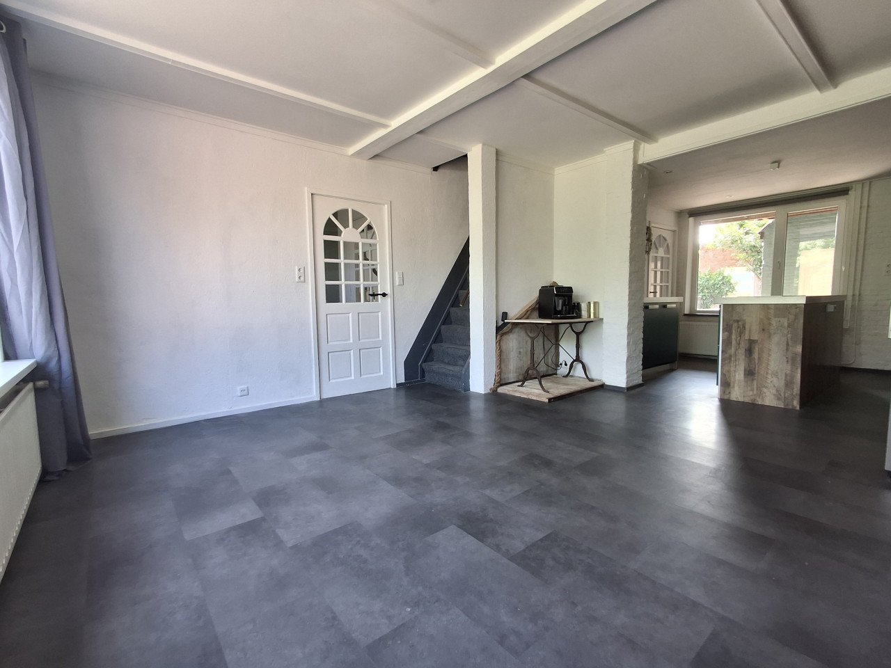 Grote woning te koop vlakbij haven en strand!