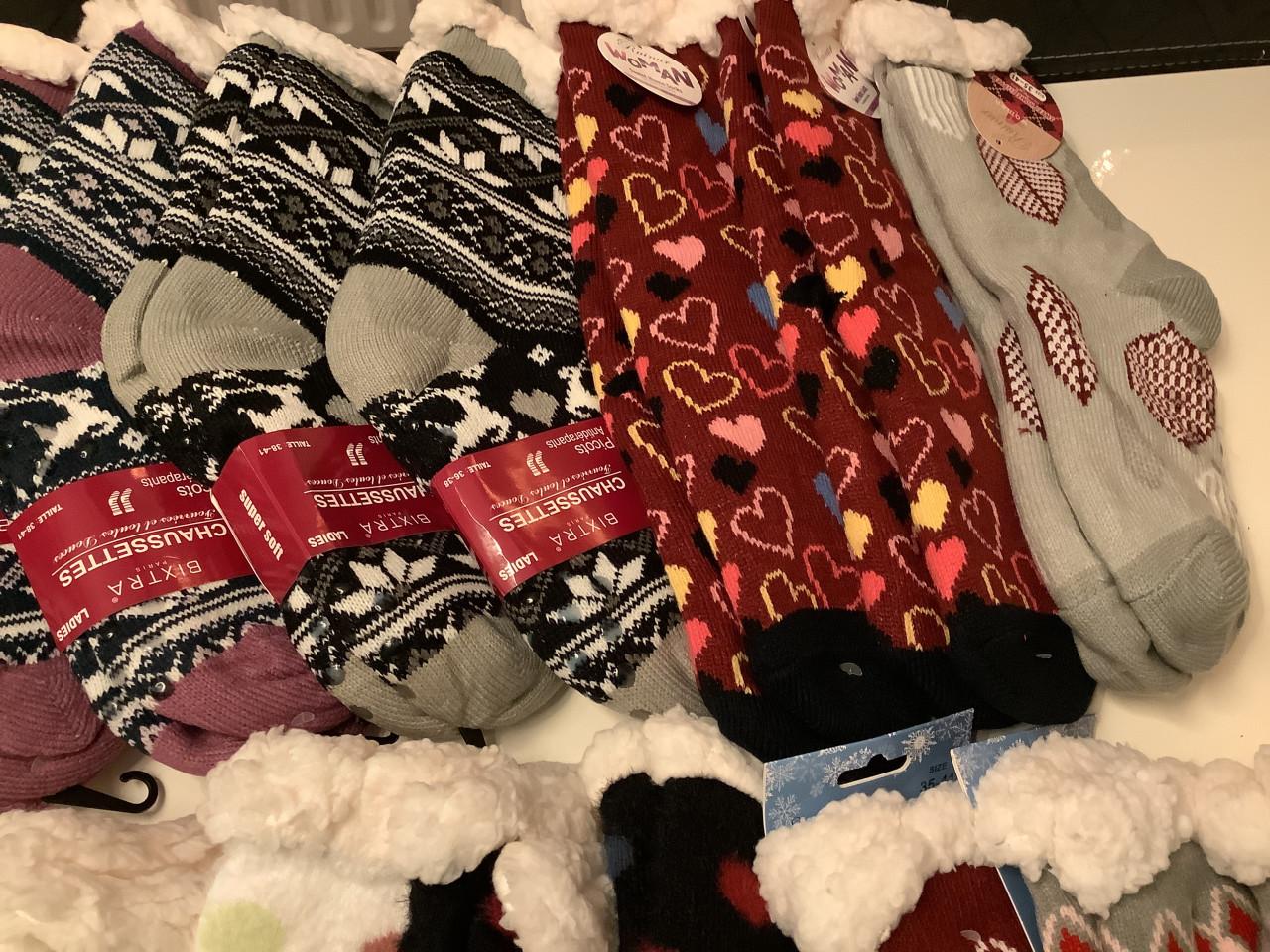 Partij leuke fluffy huissokken. (Partij 257)