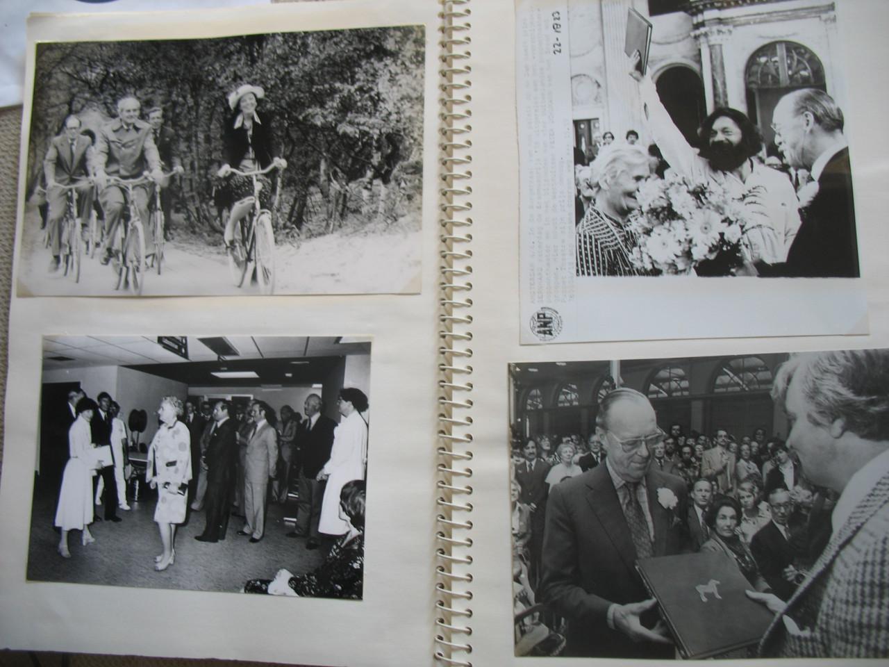 3 albums met (pers-) foto's Koninklijke familie jaren '70