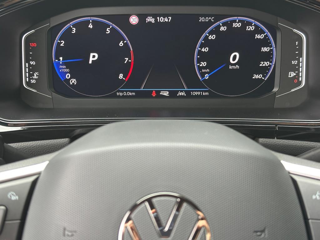 Volkswagen T-roc 1.5 tsi 150pk dsg r-line | black style | camera | keyless 