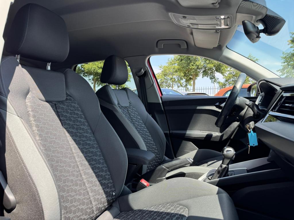 Audi A1 Sportback 30 tfsi s line * matrix led * carplay * cruise control * 