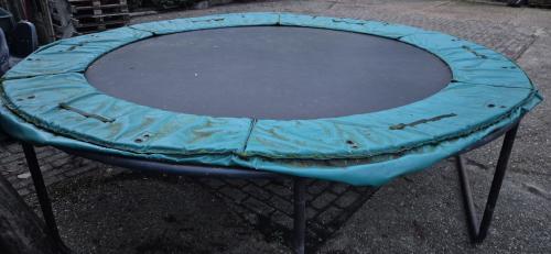 Trampoline