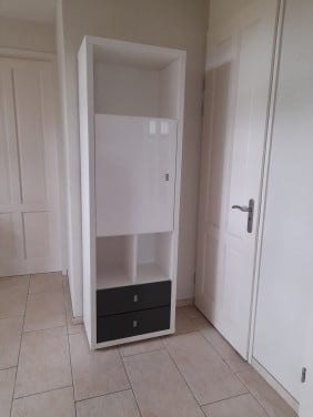 XOOON kast 40 x 65 x 208 ( in goede nette staat)