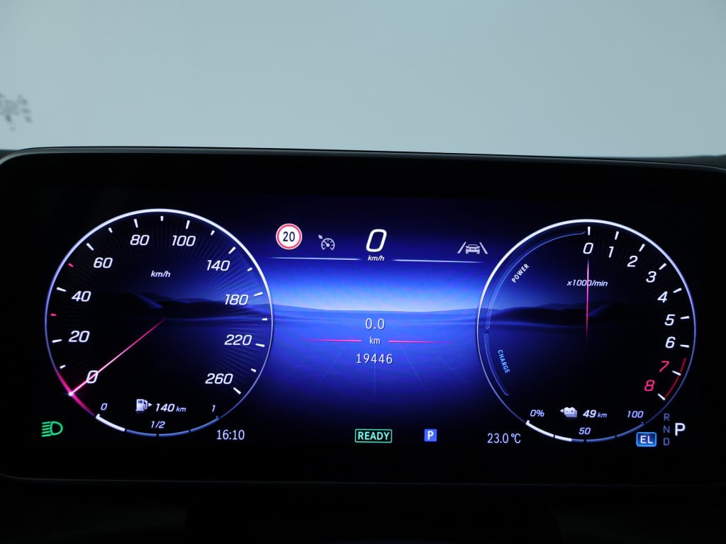 Mercedes-Benz Glc coupé 300 e 4matic amg plug-in hybride | trekhaak |  pano