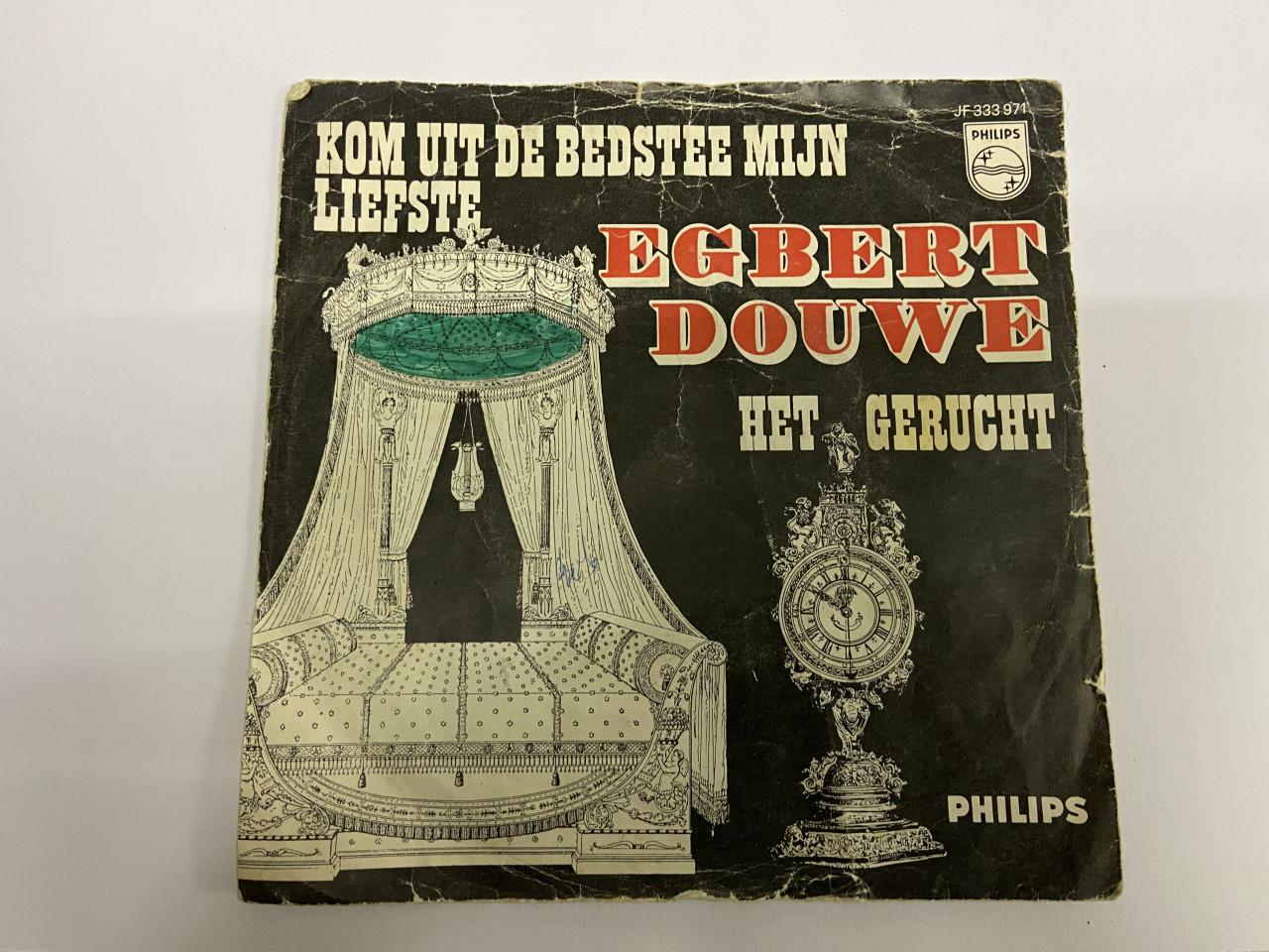 12 st diverse Singels.