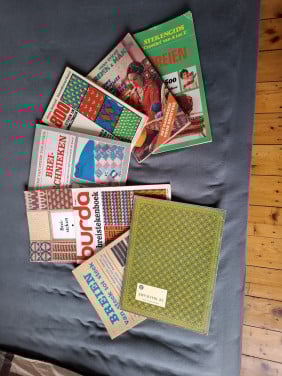 7 Breiboeken plus 1 macraméboek