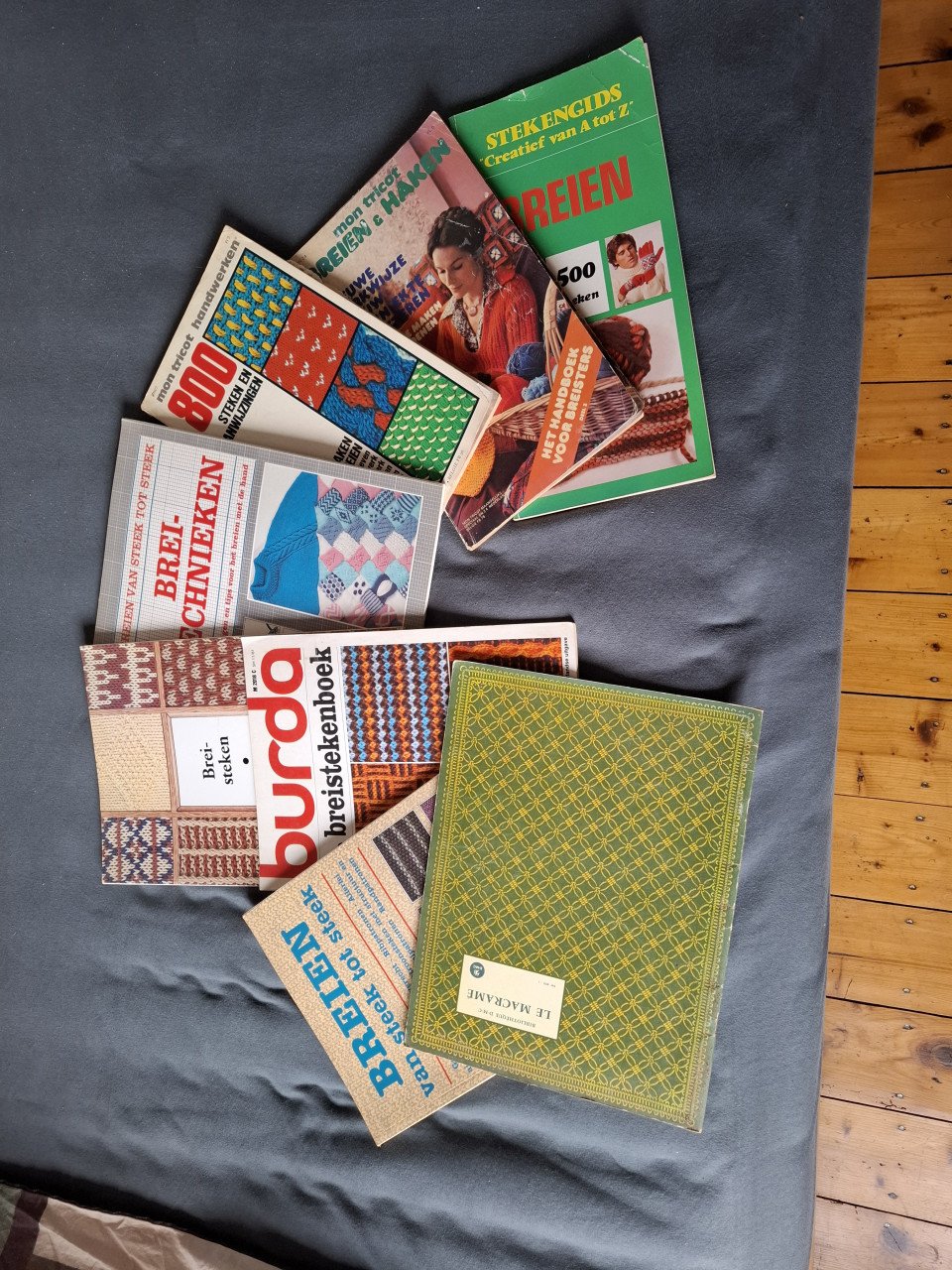 7 Breiboeken plus 1 macraméboek
