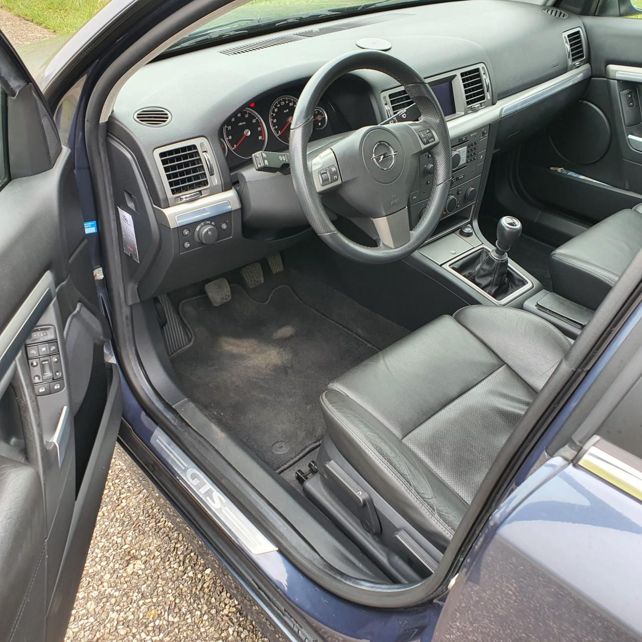 Opel Vectra GTS 2.2-16V Executive