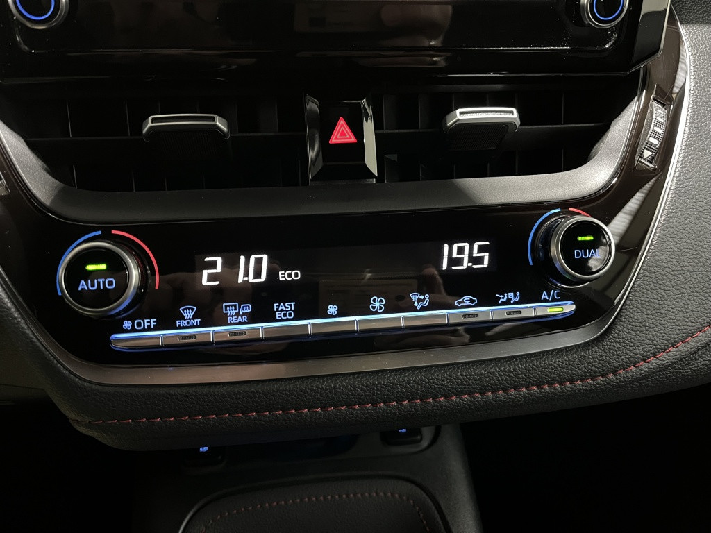Toyota Corolla Touring Sports 2.0 hybrid executive | navi | bsm | camera |