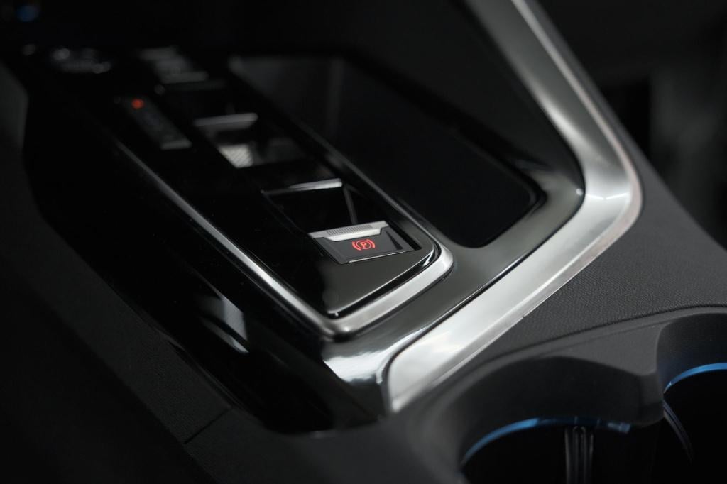 Peugeot 3008 puretech 130 eat8 gt | camera | dodehoekdetectie | elektrische