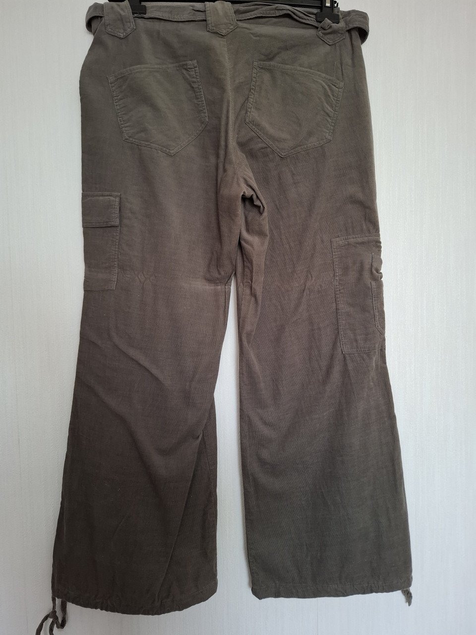 Casual collection broek ribfluweel. Khaki. Maat 44. Nieuw.