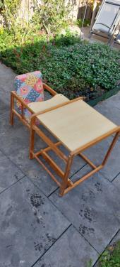 Kinderstoel / tafel +stoel