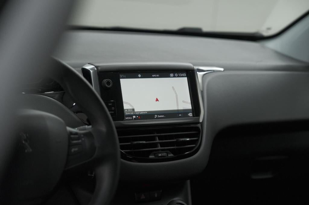 Peugeot 208 puretech 82 active | camera | apple carplay | airco