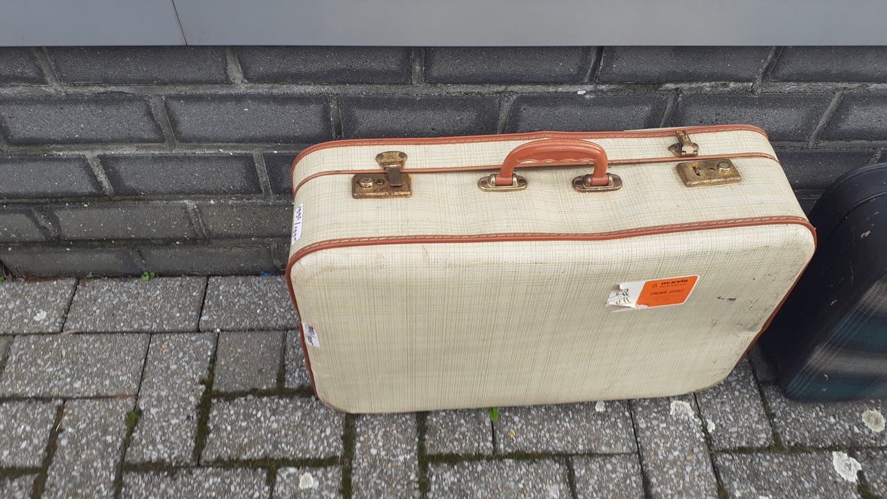 Rol-Koffers roze / groen & tas, blauw met inhoud rugzak + tas + kleine tas
