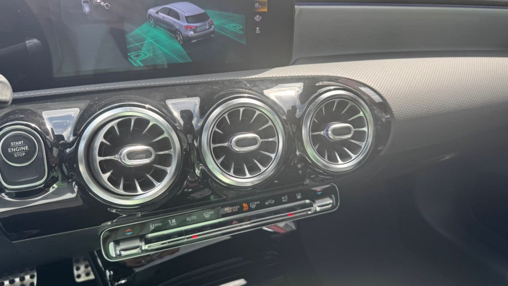 Mercedes-Benz A-Klasse 250 e business solution amg limited
