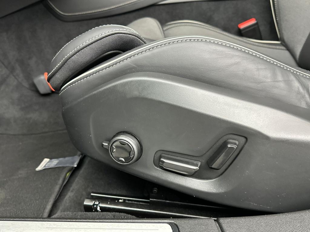 Volvo V60 t8 455pk recharge plus dark| pano| hud| trekhaak| 360camera