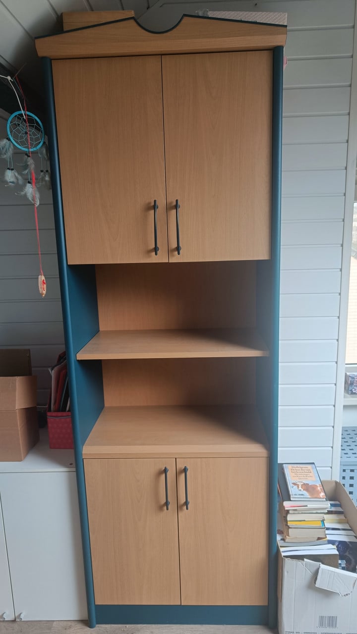 Bureau en boekenkast