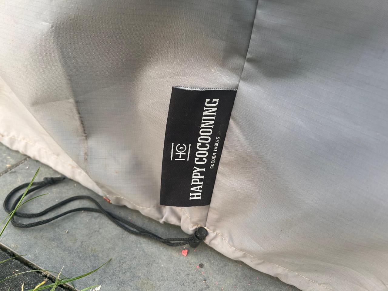 Buiten terras Open Haard met bijzet tafel voor de gasfles.