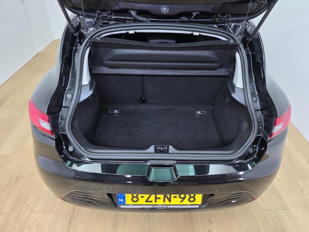 Renault Clio occasion zuinige auto en cruisecontrol | tweedehands renault c