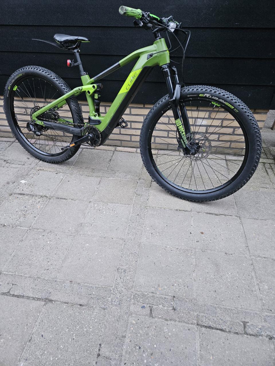 Mooie Mountainbike Cube Stereo Elektrisch