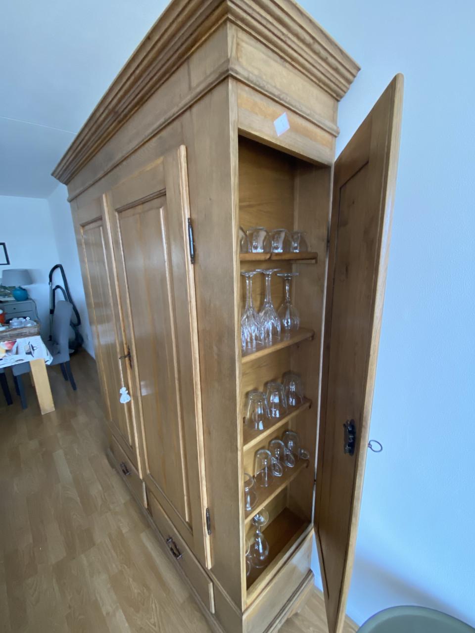 Eiken kast